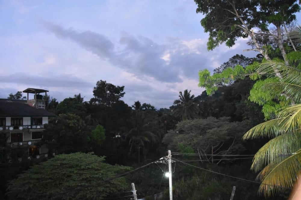 White Camelot Hotel Kandy Luaran gambar