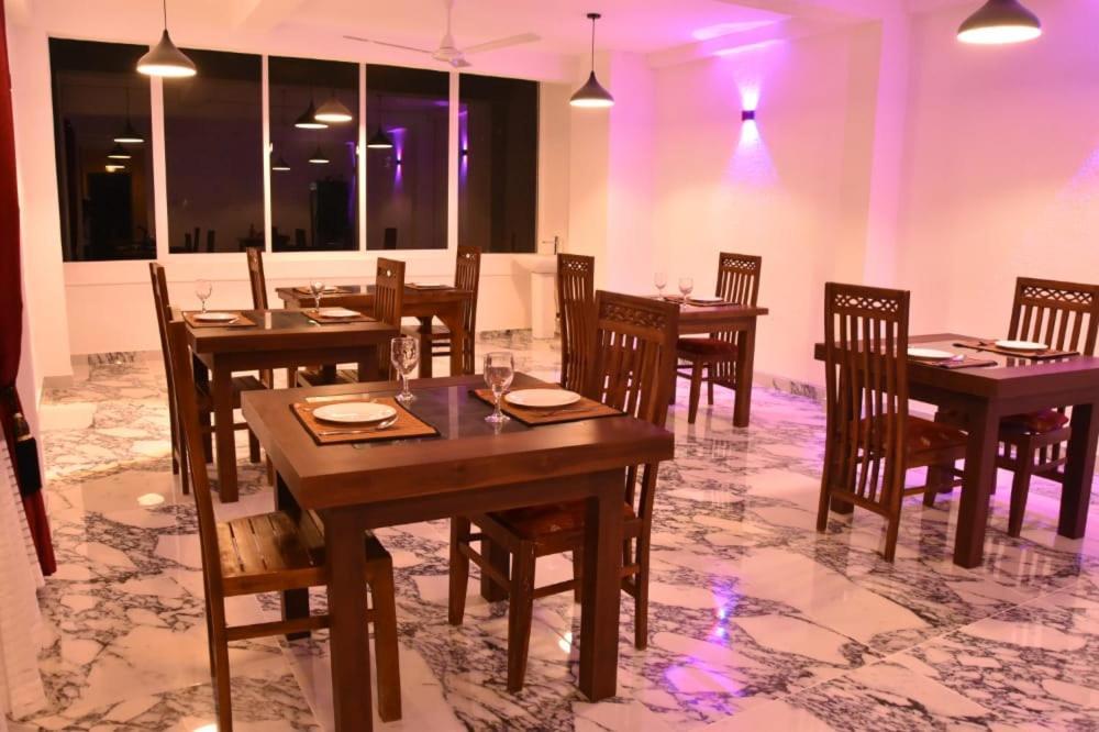 White Camelot Hotel Kandy Luaran gambar