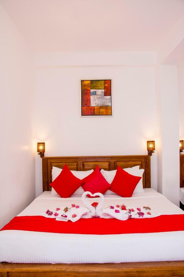 White Camelot Hotel Kandy Luaran gambar