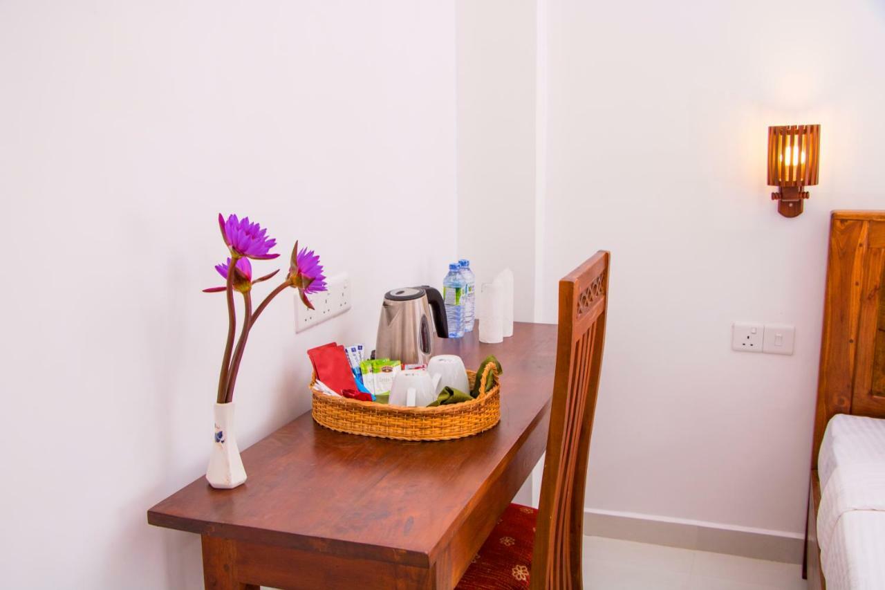 White Camelot Hotel Kandy Luaran gambar