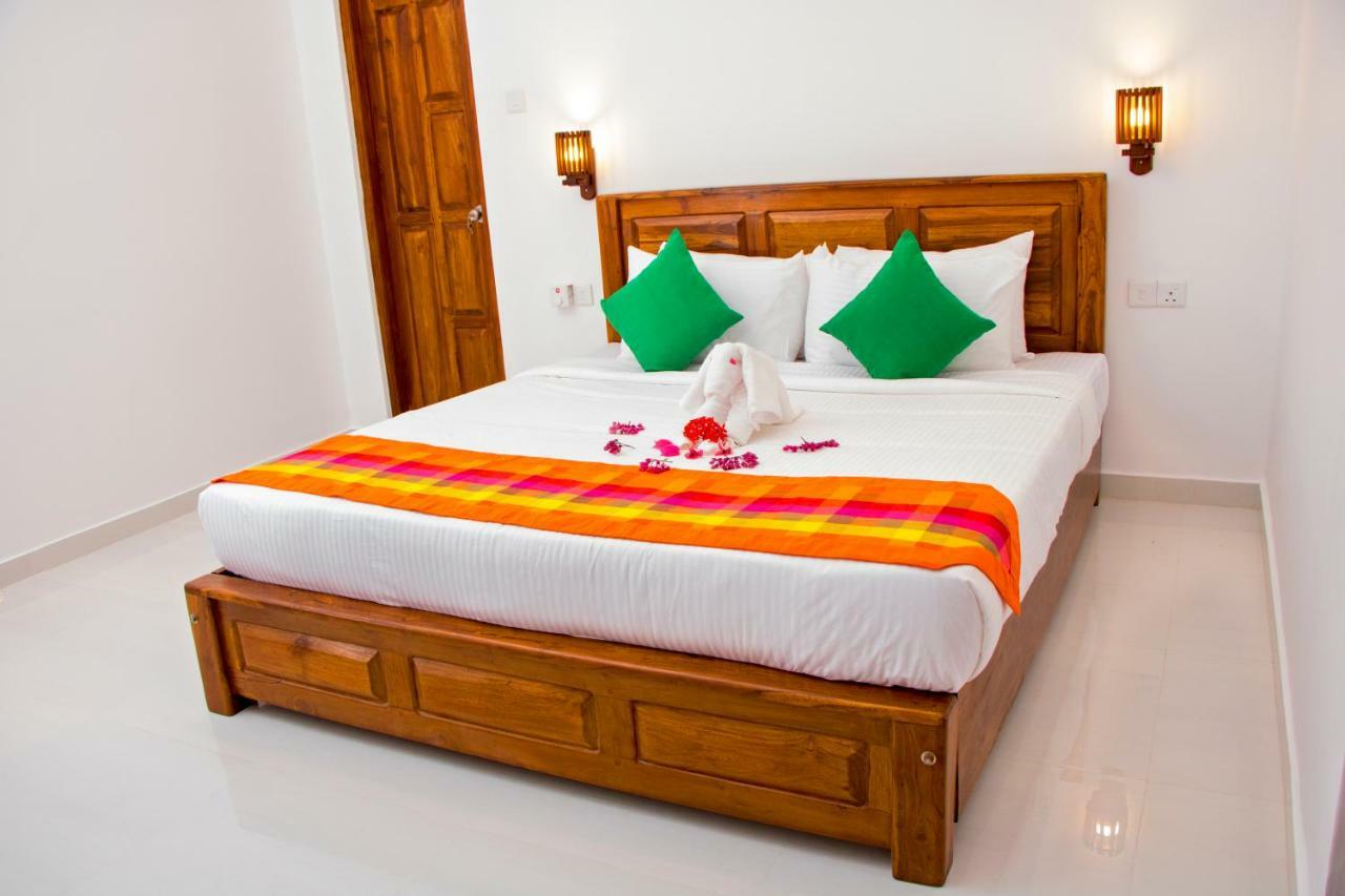 White Camelot Hotel Kandy Luaran gambar