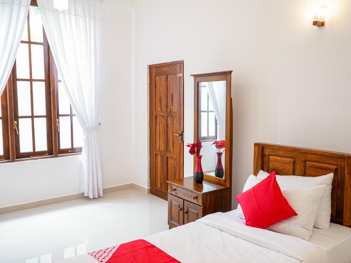 White Camelot Hotel Kandy Luaran gambar